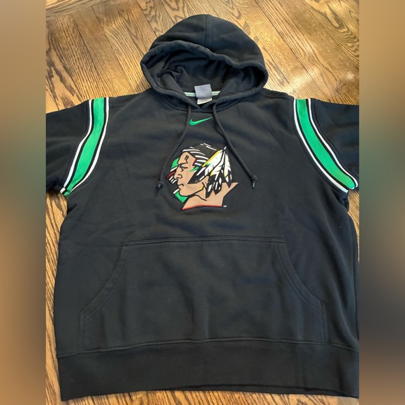 VTG NORTH DAKOTA FIGHTING SIOUX Hockey Hoodie Sweatshirt Nike Sewn Center Swoosh - Picture 5 of 8